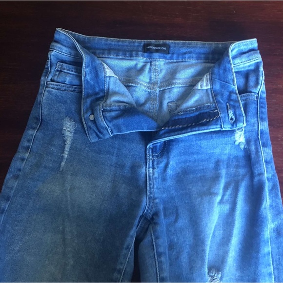 High rise skinny jeans, slightly ripped design - Picture 2 of 6